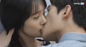 郑爽拍吻戏从不张嘴,白敬亭戴发带被吐槽耍帅可背后原因让人唏嘘