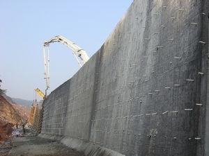 结构特点:1,沿墙长,每隔一定距离加筑肋板(扶壁),使墙面与墙踵板连接