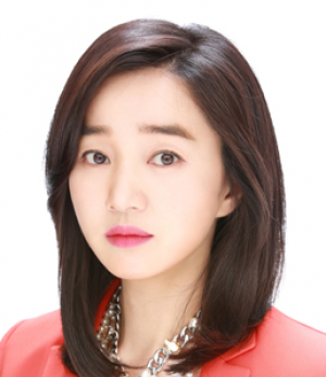 方脸适合的发型女 修颜显嫩添气质