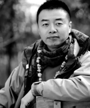 【设计十三邀|第3期】杨冰:一个设计觉悟者的“敏感”|设计师|台湾|大学_新浪新闻