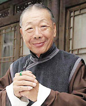 香港早期巨星,你还记得几个?他号称粤语流行歌曲的鼻祖!