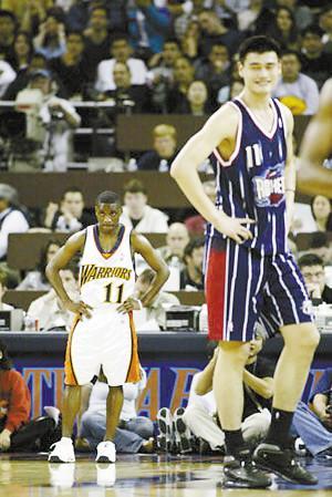 nba的最萌身高差姚明上榜博格斯与波尔差距大