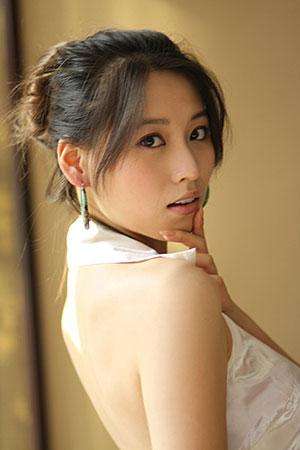 当时由于杨紫还要上学,就中断了《家有儿女》的拍摄,于是宁丹琳就代替