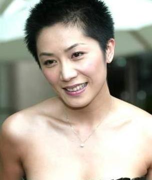 因一剧而走红熬了7年才嫁富豪婚后2年因病去世全身长满肿瘤