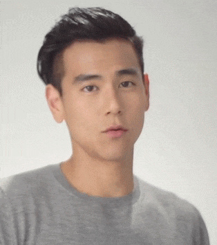 节日来临之际彭于晏空降粉丝群搞怪仰脸自拍送祝福