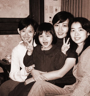 说:爸爸妈妈很想让我和你结婚,但是我有个条件,我还年轻需要三年时间