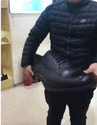 搞笑gif:这是一对母女,你能看出来谁是妈妈吗