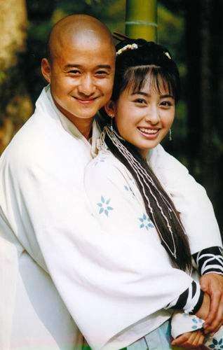 她是回族第一美女, 与皇阿玛传绯闻, 最后却嫁香港第一大反派