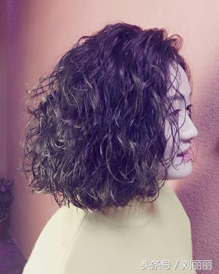 短发还是烫个小卷比较实用,大卷没几天就没效果了