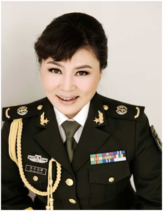 歌手乌兰托娅亲临发布会