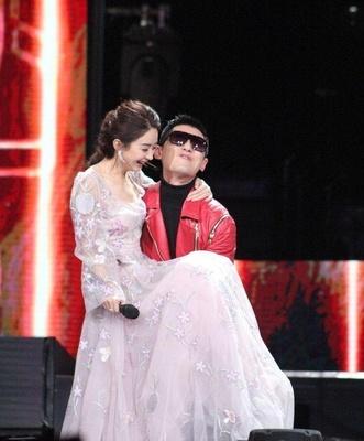 赵丽颖竟被这么多帅哥公主抱过!让人羡慕