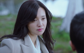 除了精湛的演技外,"关晓智"给大家最大的直观感受就是太像鹿晗了!