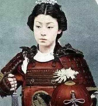 日本女武士: 白天战场杀敌, 晚上慰安战友, 战败只有三个选|神功皇后|武士|战场_新浪新闻