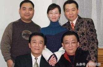 侯耀中全家照,与弟弟侯耀华不相往来,儿子备受郭德纲看重|侯耀华|侯耀文|侯耀中_新浪新闻