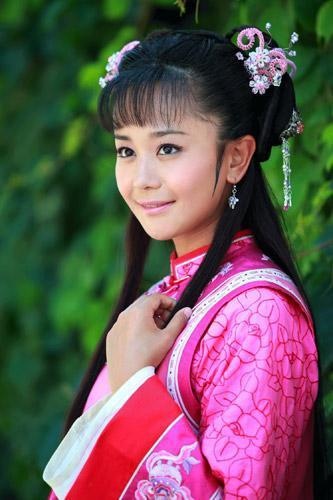 尽管《新版红楼梦》遭到了各方质疑,但是于小彤的演技还是过关的,得到