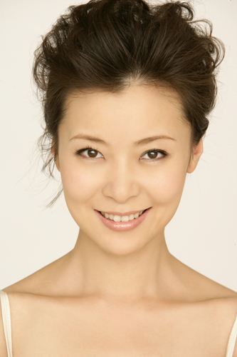 她曾凤凰电视台主播人 还都是热恋过李亚鹏 如今45岁仍单身