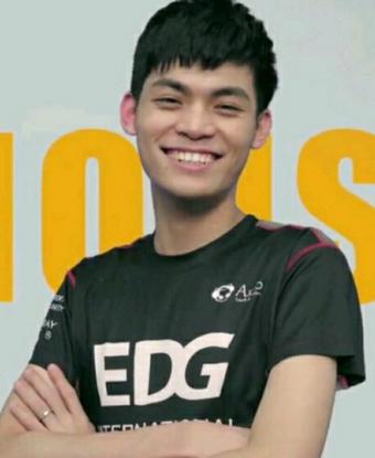 英雄联盟:继族长后又一个被黑出感情的光之使者,阿光表情包记!