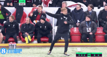 曼城4-4-3阵形:31-埃德森;2-沃克,5-斯通斯,30-奥塔门迪,18-德尔夫;25