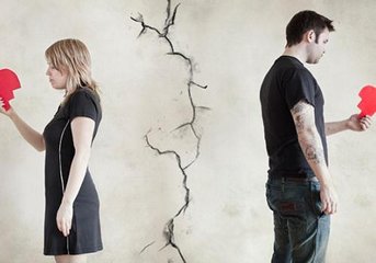 女友什么都听他妈的,不为自己而活,最后我们分手了.