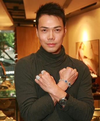 坚持10年,花60多万4次人工受孕,如今爸爸50岁,儿子2岁!