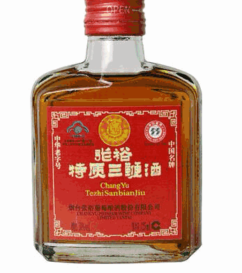 还有独特的三鞭酒和白兰地白的有烟台古酿黄的有烟台啤酒葡萄酒被称为