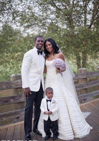 2016年12月21日,马特·巴恩斯与格劳丽亚·戈万正式离婚,他们就孩子的