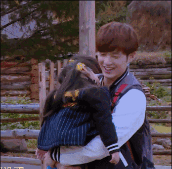 国家击剑队运动员;董力的"实习女儿":"阿拉蕾"崔雅涵)(田亮的儿子,田