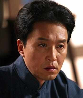 他拿金鸡奖花了24年,为拍戏差点失明,20天暴瘦17斤!