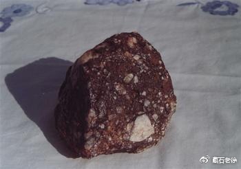 下面讨论一些方面的月球地质学,矿物学和化学,指引我们尝试识别月球