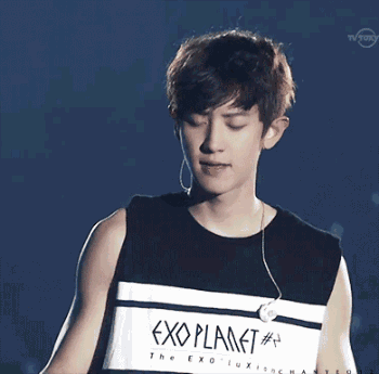 爱豆们的比心都有创意