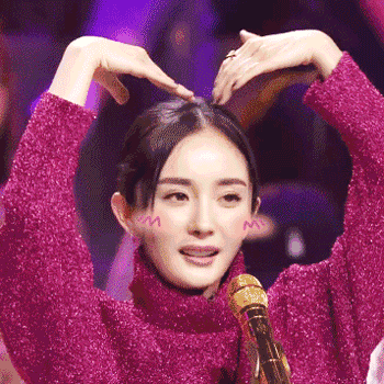 杨幂vs石原里美,你更喜欢谁的穿搭,赶快在评论区为她打call吧!