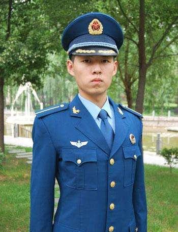 军官与士官的区别在哪里