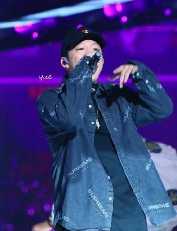 网友曝PGone改编的圣诞歌歌词太露骨, 李小璐