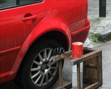 奇葩的锁车方法,有你喜欢的一款吗?