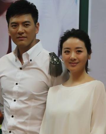 38岁杜冰雁现状与前夫离婚育有一女如今嫁小6岁帅气男友