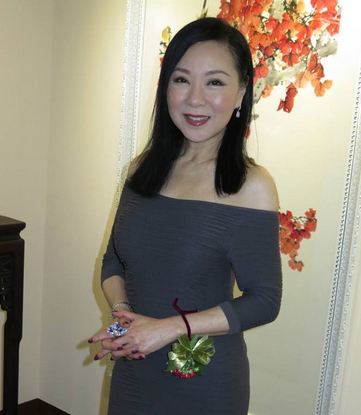 她是最经典黄蓉独爱小鲜肉至今59岁不愿结婚