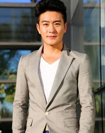 了广大人民的视野,还获得了广泛的关注,二零一三年出演了《乐俊凯》