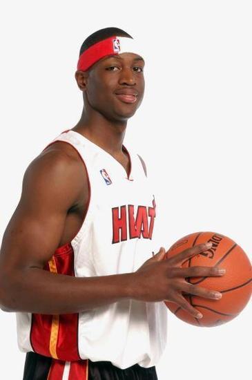 nba球星们罕见的青春萌照,科比很青涩,詹皇小正太,保罗没变化