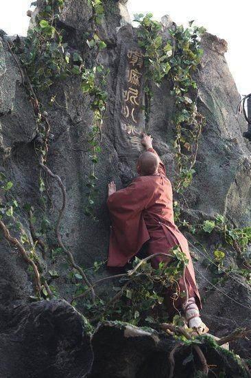 一座五行山真的压得住孙悟空吗?其实全靠山上贴的这六个字!