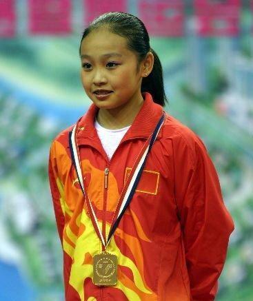 世锦赛团体冠军,曾创造过以她名字命名的动作"李娅空翻"和"李娅下法"