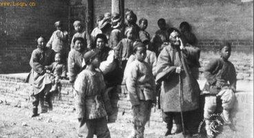 晚清民间罕见老照片——真实反映当时社会状况|街边|合影|古装剧_新浪新闻