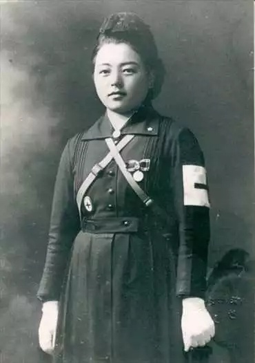 【抗战剧里日本鬼子女军官又漂亮还能打,历史上真有吗?】