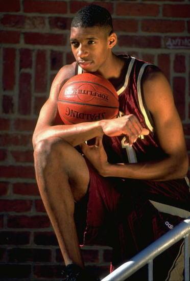 组图麦迪高中时期罕见青涩照被教练不信任无奈转学