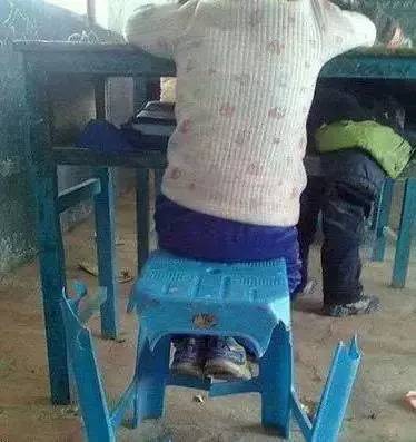 搞笑内涵:大哥,你这是何必呢?丢不丢人呐?