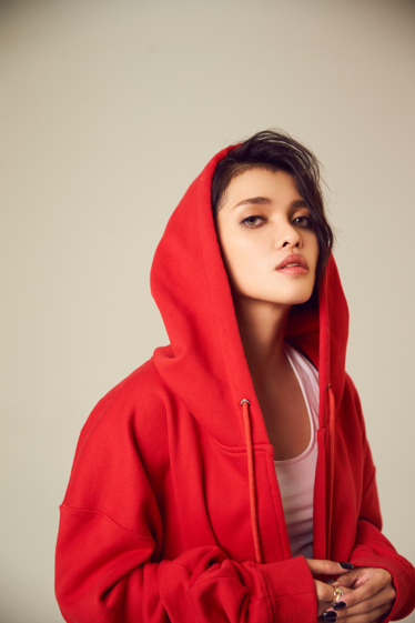 迎元宵佳节学中国文化 kz谭定安中国红写真曝光