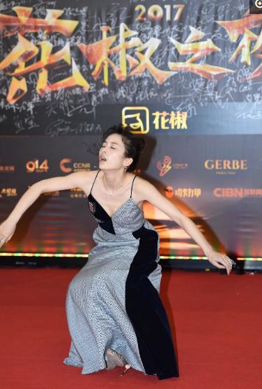 赵韩樱子零下6度身穿吊带裙晕倒,女明星走红毯到底有多拼!