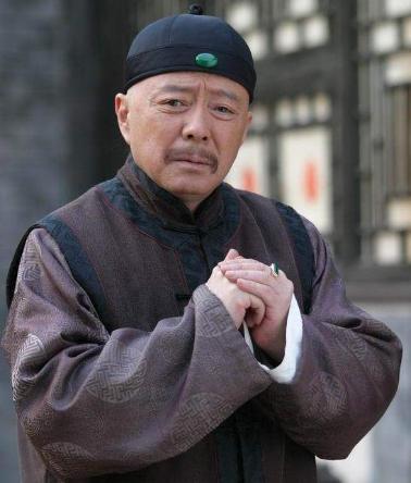 9岁演戏被周总理点名夸奖,生意失败负债几百万,儿子是知名导演