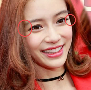 越瘦越显衰老 杨颖瘦到见胸骨 眼角皱纹看起来像35岁