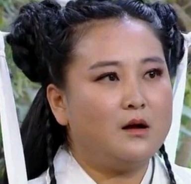 张根硕胖了,尤其是双下巴和梨涡,神似搞笑女神贾玲?