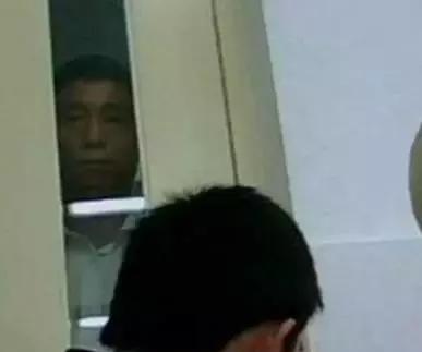 有个网友网名我爹,快递员难道真叫我爹?语